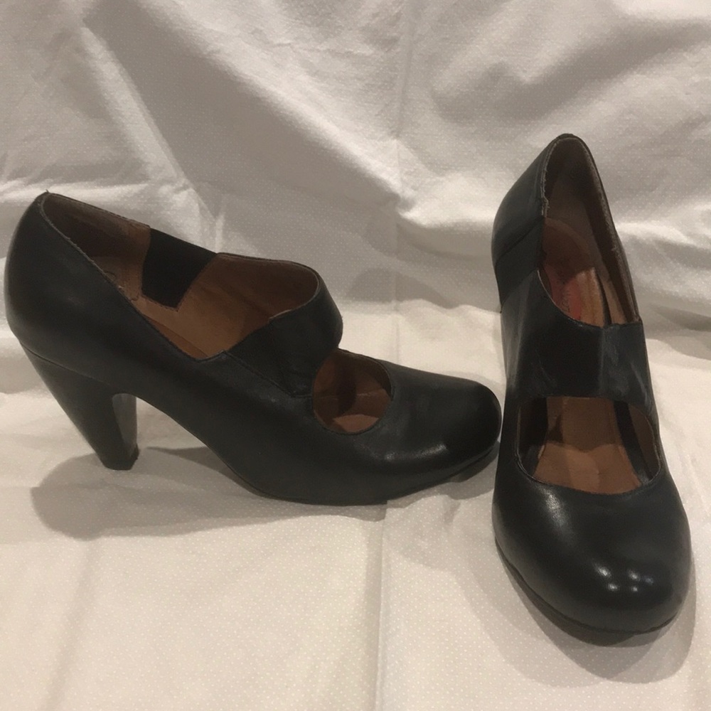 Miz Mooz Simone size 8.5